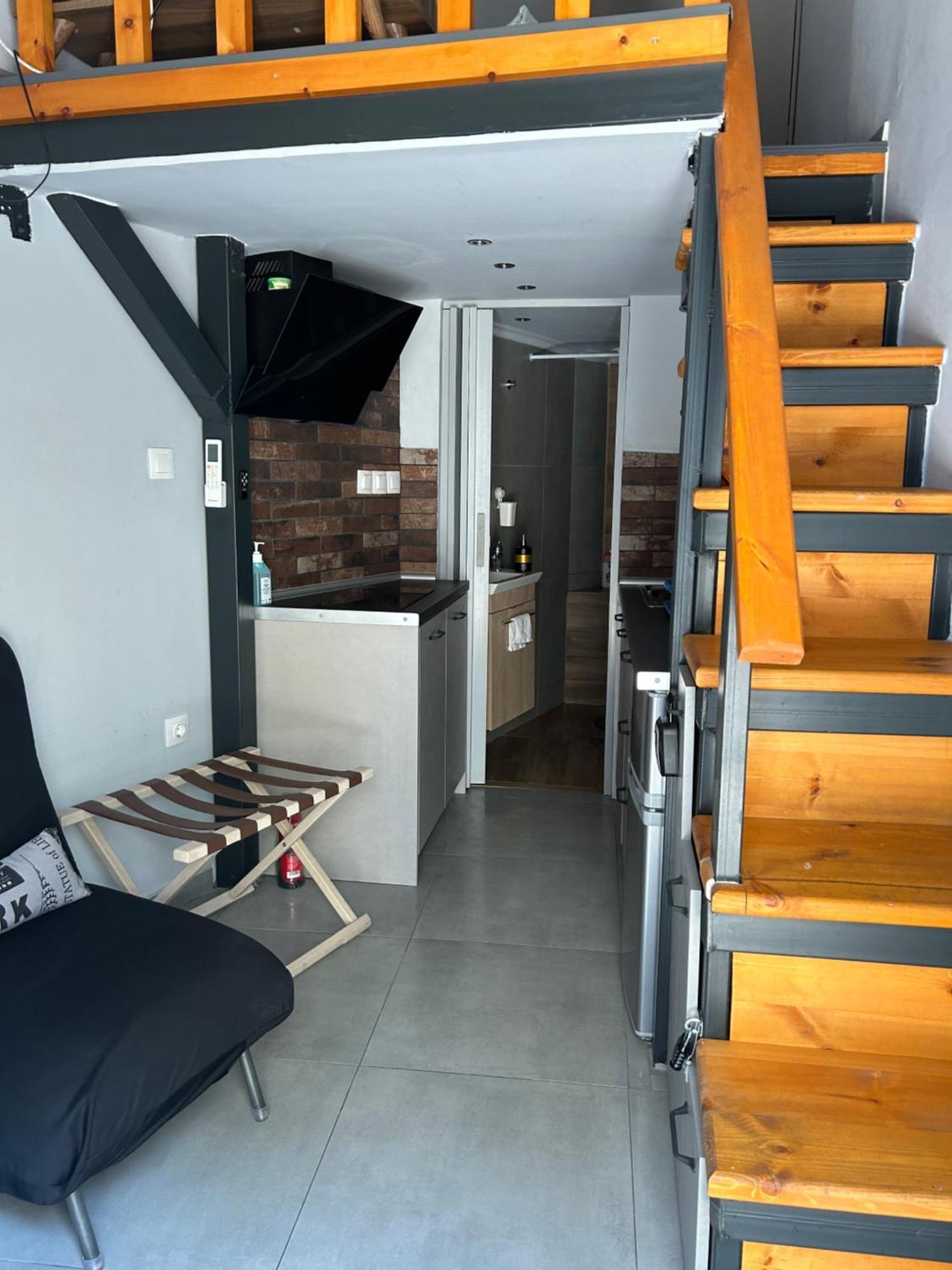 Youth Loft In Ano Poli Салоники Экстерьер фото